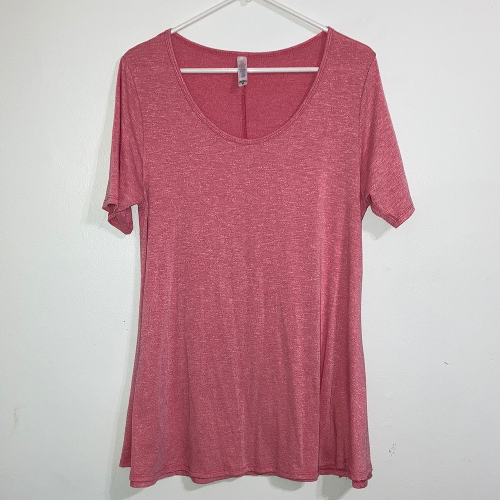 🌺 3/$12 LuLaRoe size medium short sleeved shirt, reddish pink